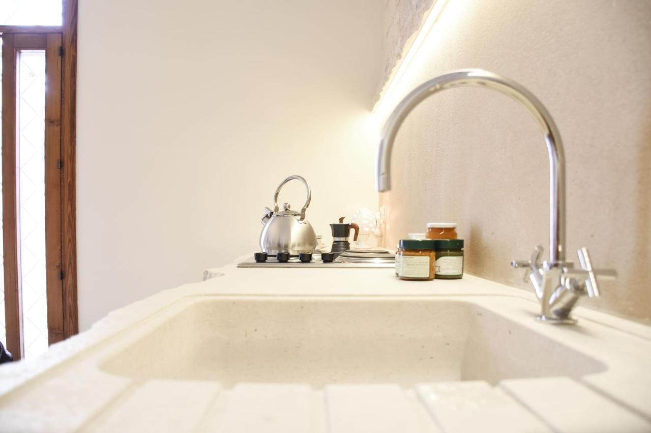 Trulli E Puglia Luxury Suite Alberobello Exterior photo